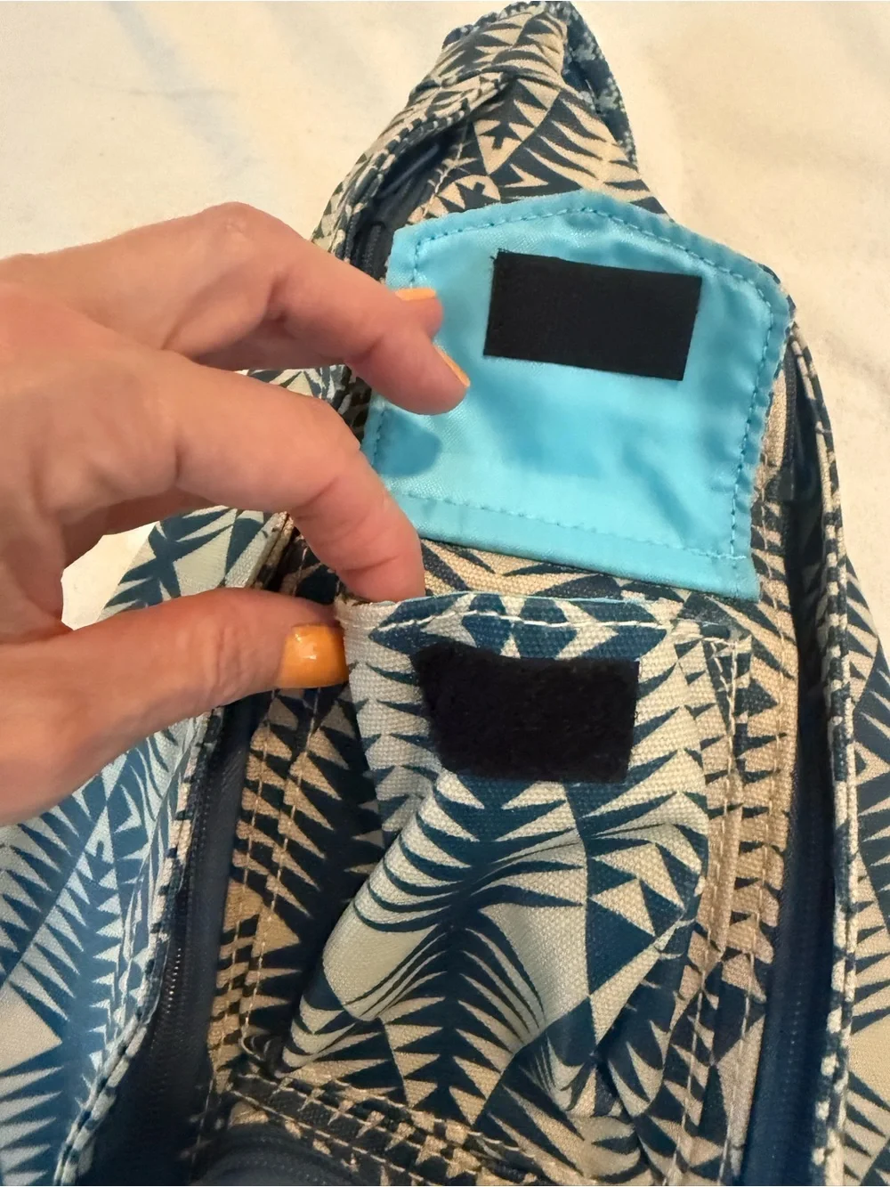 KAVU Rope Sling Bag Crossbody Backpack Blue Tan Geometric Print Outdoor Hiking